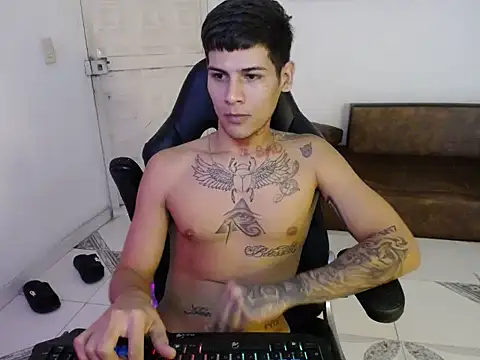 Snapshot of Clyde019 chatting on 12.21.24 Clyde019 online show from 12.21.24