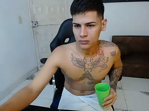 Snapshot of Clyde019 chatting on 12.22.24 Clyde019 online show from 12.22.24