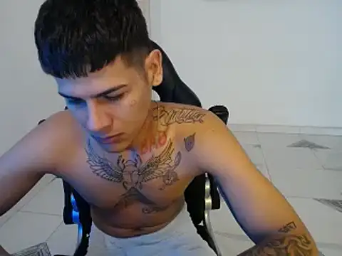 Snapshot of Clyde019 chatting on 12.30.24 Clyde019 online show from 12.30.24