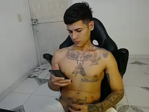 Snapshot of Clyde019 chatting on 01.03.25 Clyde019 online show from 01.03.25