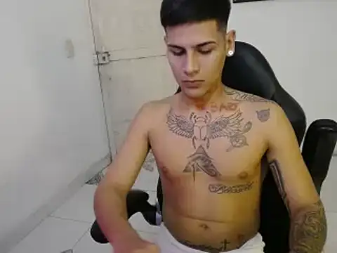 Snapshot of Clyde019 chatting on 01.19.25 Clyde019 online show from 01.19.25