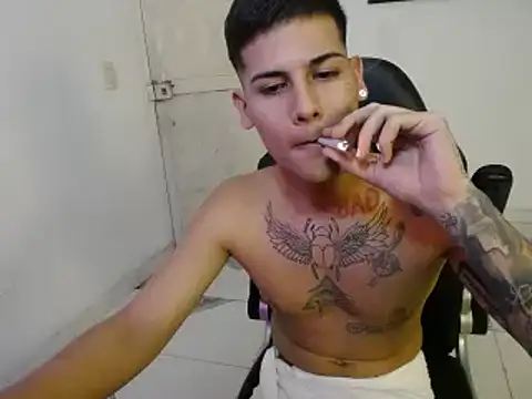 Snapshot of Clyde019 chatting on 01.20.25 Clyde019 online show from 01.20.25