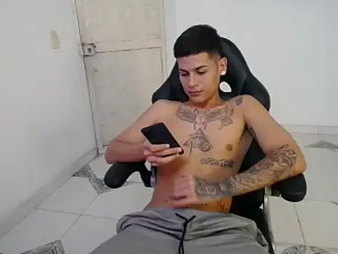 Snapshot of Clyde019 chatting on 01.20.25 Clyde019 online show from 01.20.25