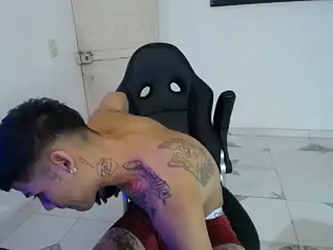 Snapshot of Clyde019 chatting on 01.24.25 Clyde019 online show from 01.24.25