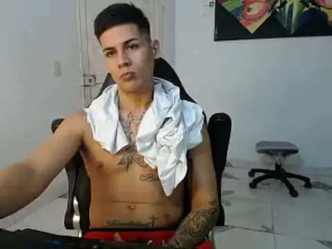 Snapshot of Clyde019 chatting on 02.06.25 Clyde019 online show from 02.06.25