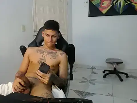 Snapshot of Clyde019 chatting on 02.07.25 Clyde019 online show from 02.07.25