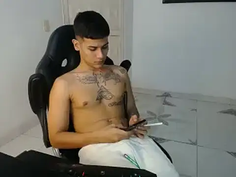 Snapshot of Clyde019 chatting on 02.12.25 Clyde019 online show from 02.12.25