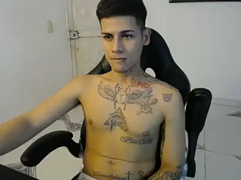 Snapshot of Clyde019 chatting on 02.14.25 Clyde019 online show from 02.14.25