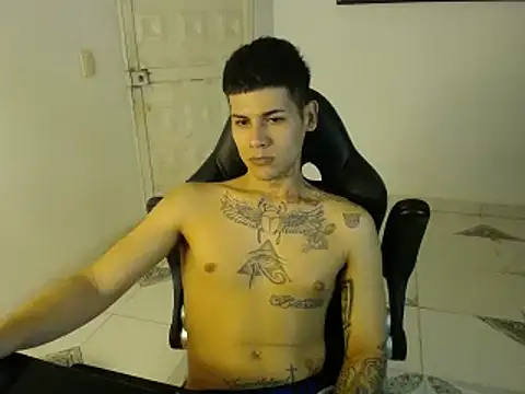 Snapshot of Clyde019 chatting on 02.19.25 Clyde019 online show from 02.19.25