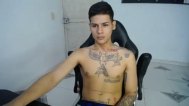 Snapshot of Clyde019 chatting on 02.21.25 Clyde019 online show from 02.21.25