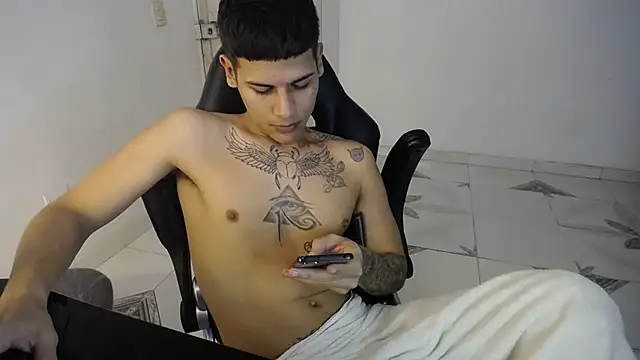 Snapshot of Clyde019 chatting on 02.22.25 Clyde019 online show from 02.22.25