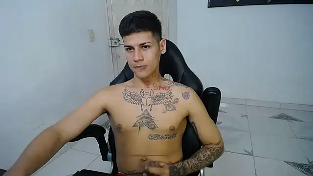 Snapshot of Clyde019 chatting on 02.28.25 Clyde019 online show from 02.28.25