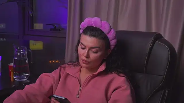 myakalifa online show from 12.31.24