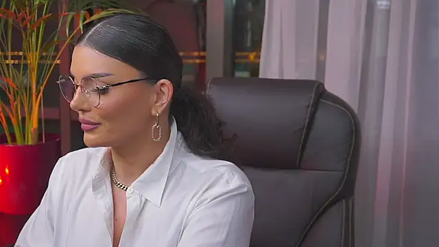 myakalifa online show from 01.21.25