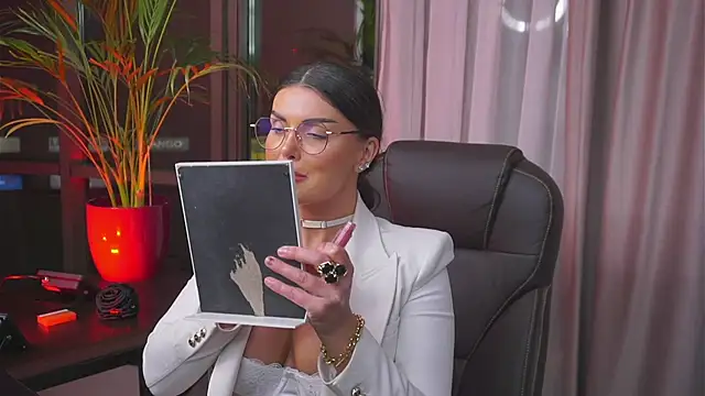 myakalifa online show from 01.26.25