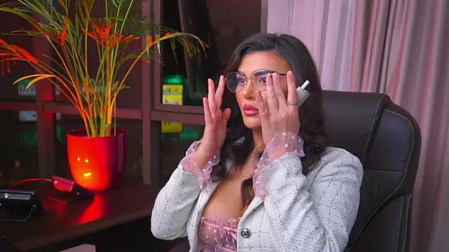 myakalifa online show from 01.31.25