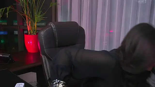 myakalifa online show from 03.14.25