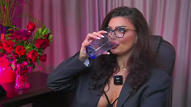 myakalifa online show from 09.09.25