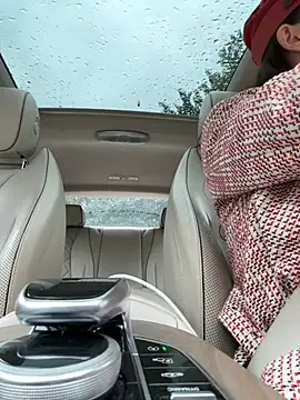 myakalifa online show from 10.06.25