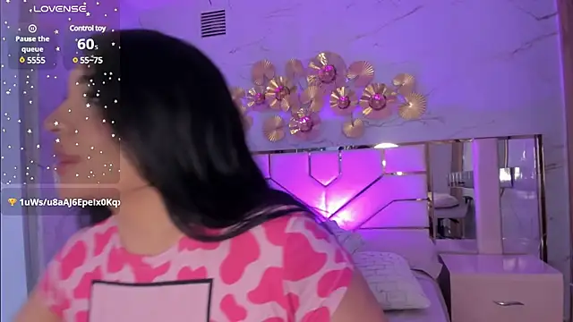 stefany duque1  online show from 12.24.24