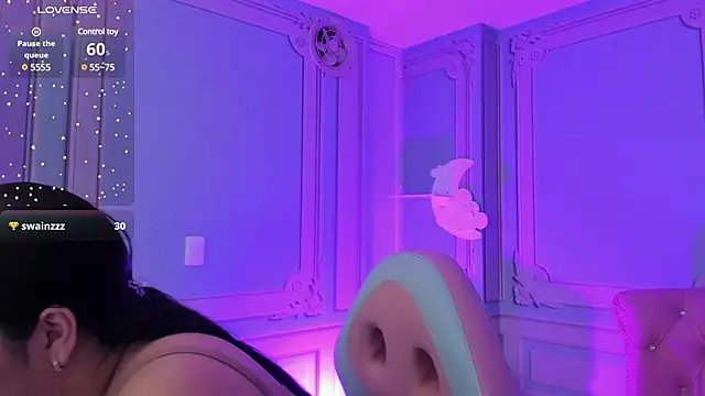 stefany duque1  online show from 12.27.24