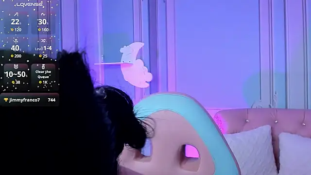 stefany duque1  online show from 12.31.24