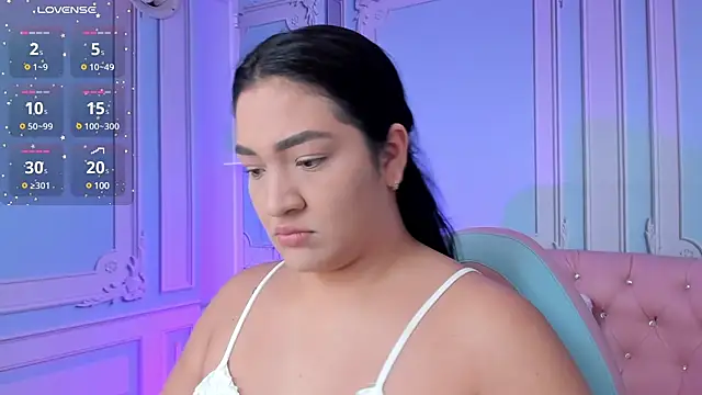 stefany duque1  online show from 01.18.25