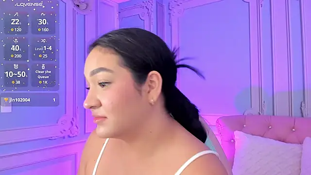 stefany duque1  online show from 01.18.25