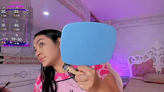 stefany duque1  online show from 02.14.25