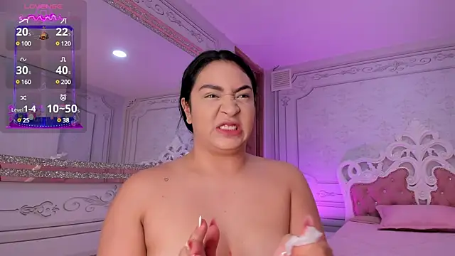 stefany duque1  online show from 02.16.25