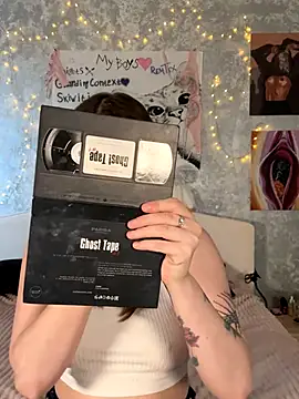 Sabrina shells online show from 10.12.25