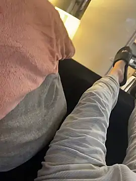 Snapshot of scottttyysc chatting on 12.29.24 scottttyysc online show from 12.29.24