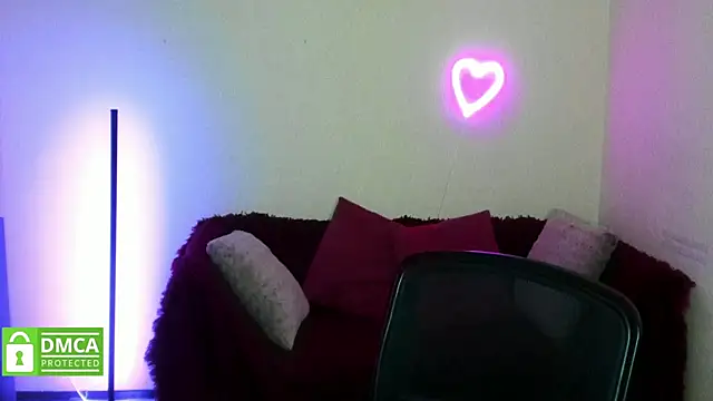 Arianasweety23 online show from 10.25.25