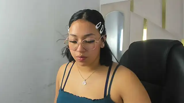 IsabellRodriguez18 online show from 12.03.25