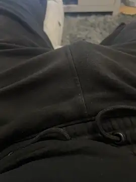 Snapshot of 22TT2295 chatting on 10.11.25 22TT2295 online show from 10.11.25