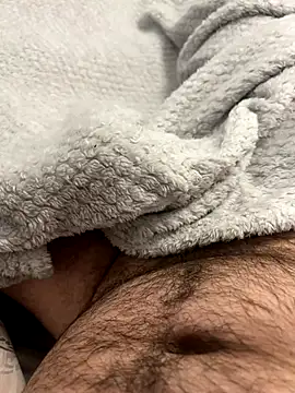 Snapshot of 22TT2295 chatting on 10.30.25 22TT2295 online show from 10.30.25