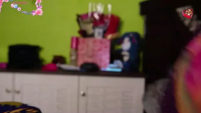 Snapshot of sexyhoney27 chatting on 02.15.26 sexyhoney27 online show from 02.15.26