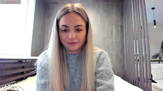 Snapshot of Mia___murrr chatting on 11.08.25 Mia murrr online show from 11.08.25