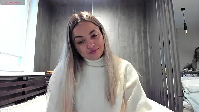 Snapshot of Mia___murrr chatting on 11.11.25 Mia murrr online show from 11.11.25