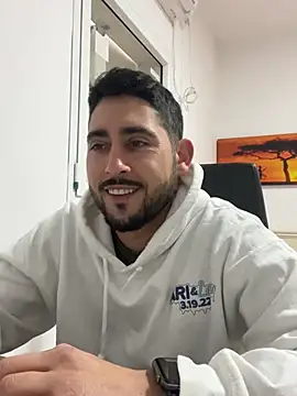 Snapshot of luffykingofpirets chatting on 02.10.25 luffykingofpirets online show from 02.10.25