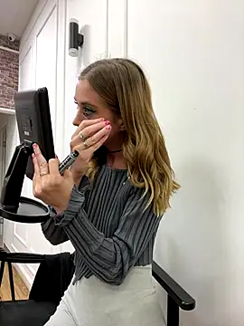 KiraMyers online show from 09.30.25