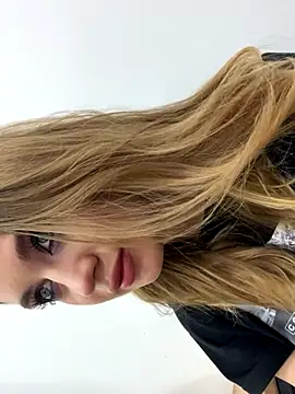 KiraMyers online show from 10.15.25