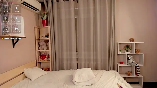 Maekko online show from 02.14.25