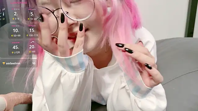 Snapshot of Yu_UwU_ chatting on 06.07.26 Yu UwU online show from 06.07.26