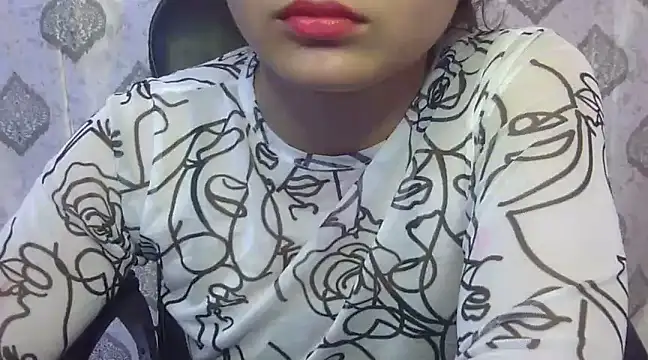 Snapshot of Rashika-oberai chatting on 01.14.25 Rashika-oberai online show from 01.14.25