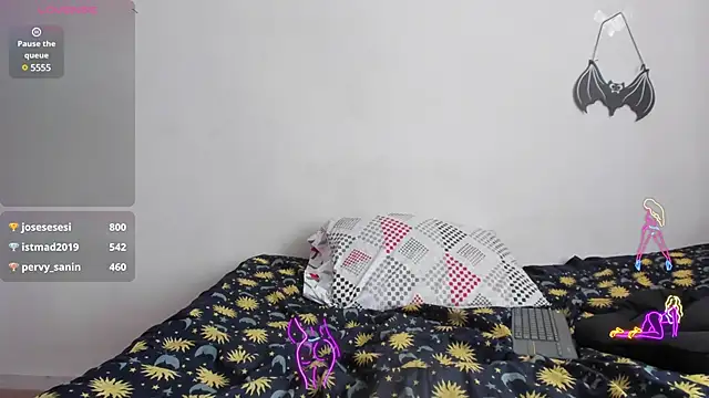 Snapshot of Laura_hellss chatting on 02.28.25 Laura hellss online show from 02.28.25