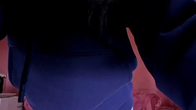 Snapshot of evanew_ chatting on 03.08.25 evanew online show from 03.08.25