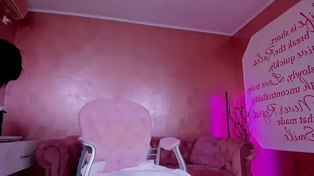 Snapshot of evanew_ chatting on 03.14.25 evanew online show from 03.14.25