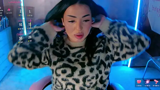 Snapshot of evanew_ chatting on 10.21.25 evanew online show from 10.21.25