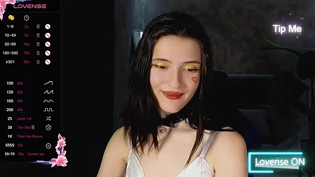 Snapshot of niki_cutes chatting on 02.14.25 niki cutes online show from 02.14.25